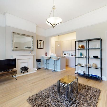 Super 1 Bedroom Flat In Hendon Near Middlesex University With Private Parking 外观 照片
