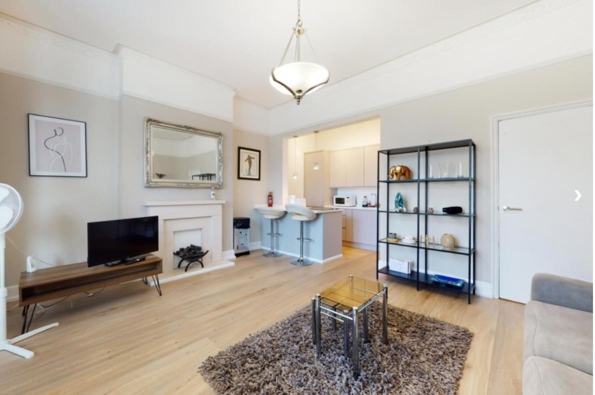 Super 1 Bedroom Flat In Hendon Near Middlesex University With Private Parking 外观 照片