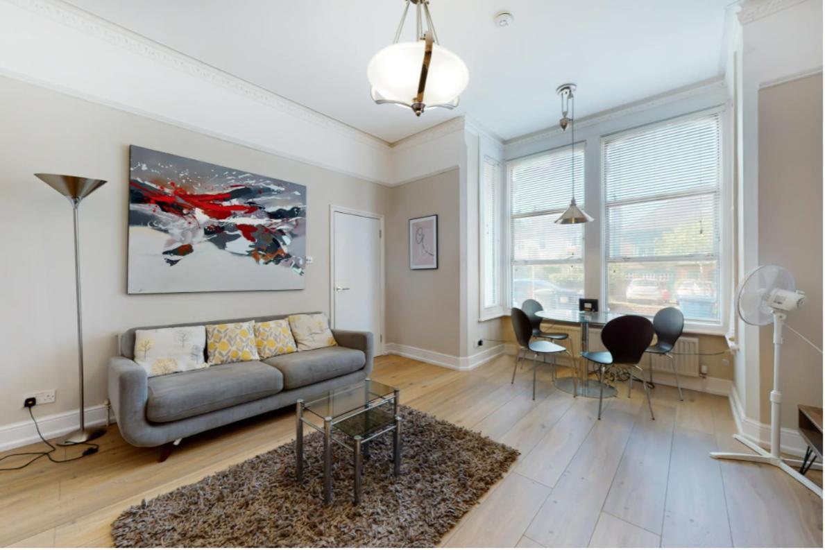 Super 1 Bedroom Flat In Hendon Near Middlesex University With Private Parking 外观 照片